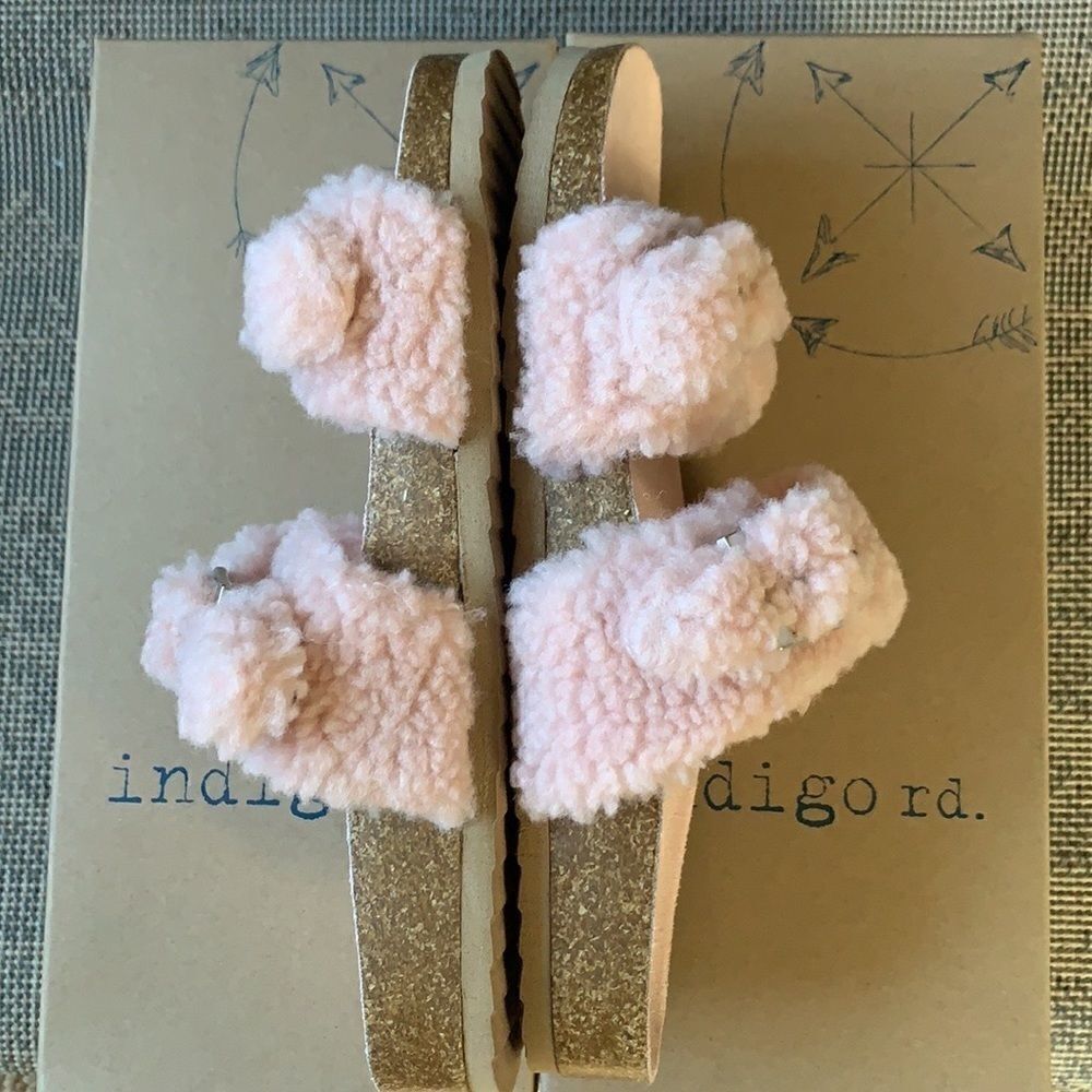 🆕INDIGO faux fur footbed sandal pink 7 - Picture 4 of 8